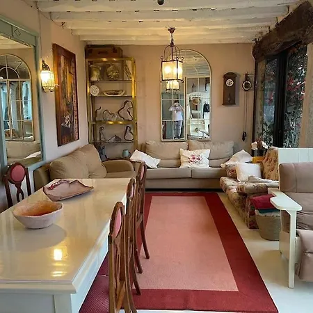 Casa Martinez